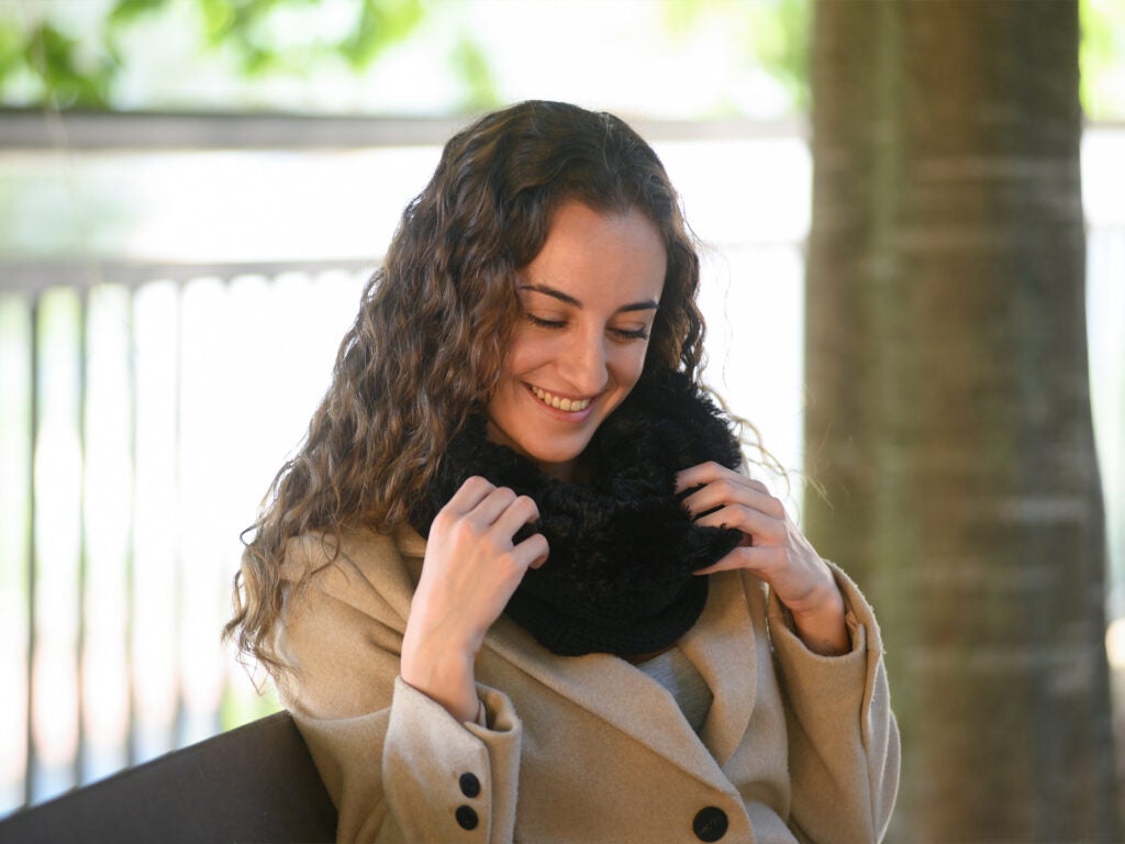 Cuello de pelo calentito para mujer contra el frío de invierno