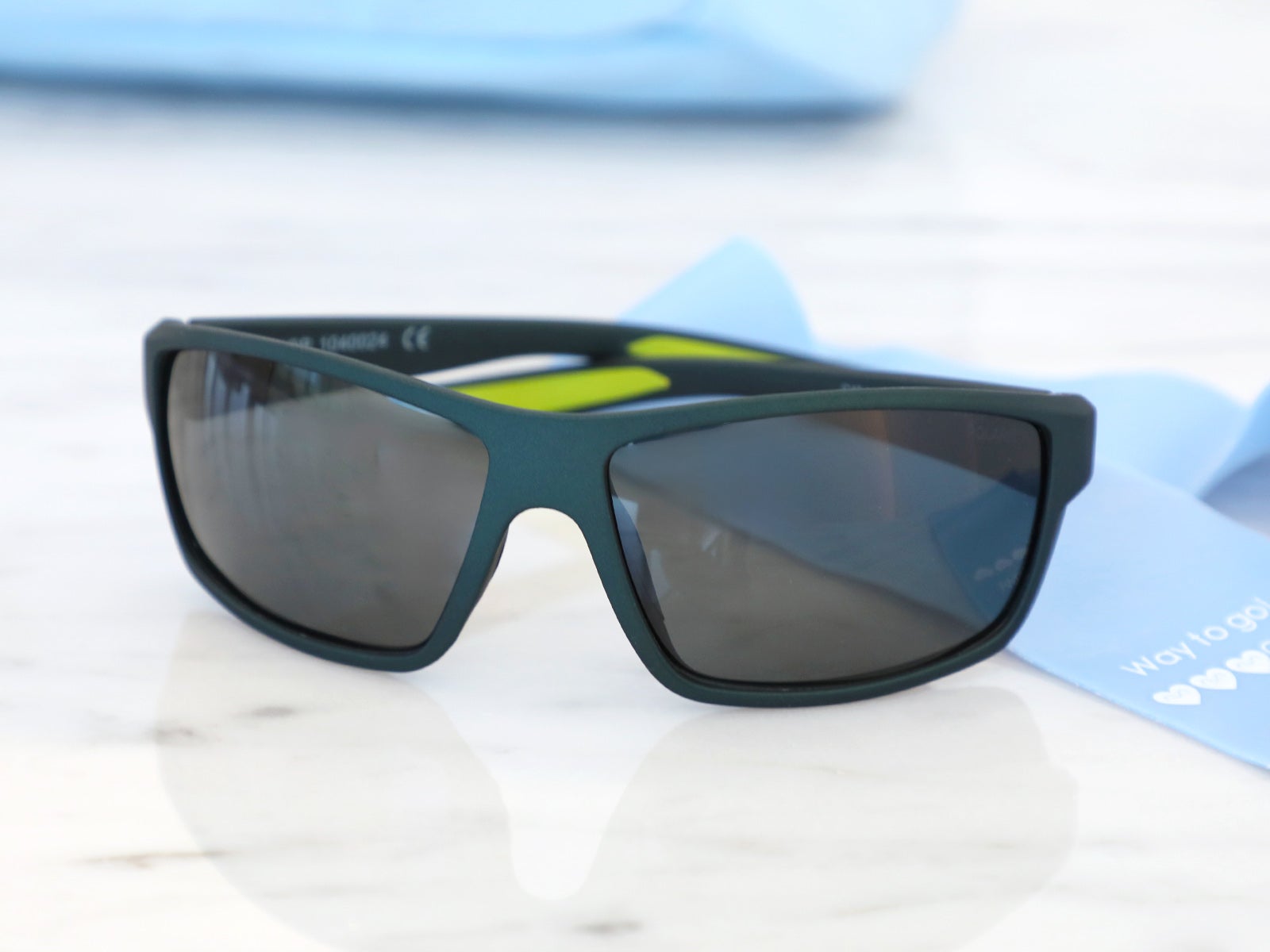 Polarized sunglasses green temple