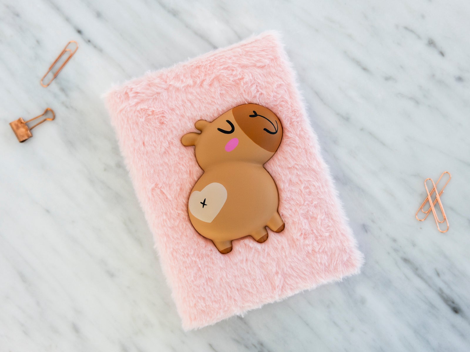 Caderno A5 de peluche de capivara
