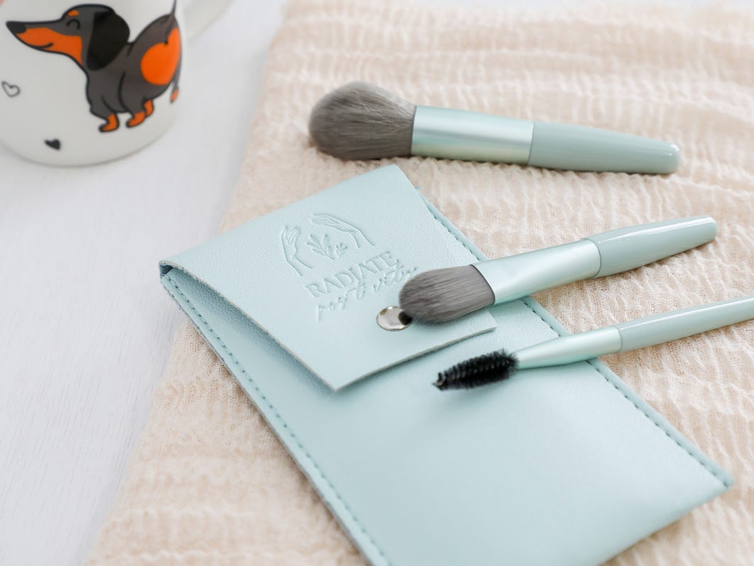 Set de mini brochas de maquillaje con neceser Radiate Ale-Hop