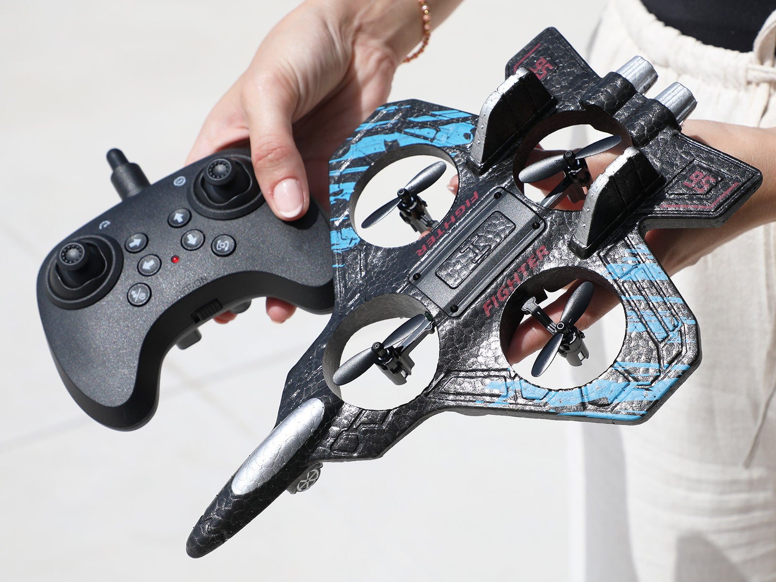 Avión teledirigido pro azul