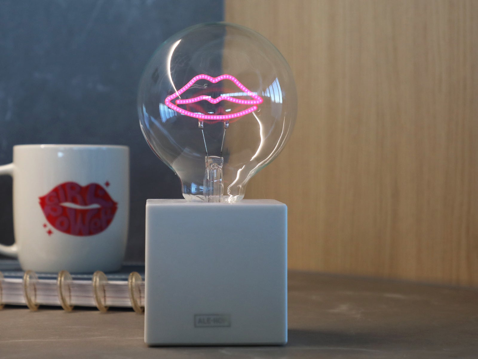 Candeeiro decorativo lábio