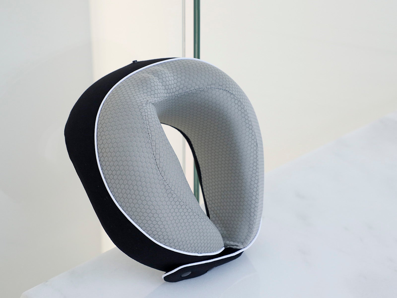 Cojín de viaje plegable negro