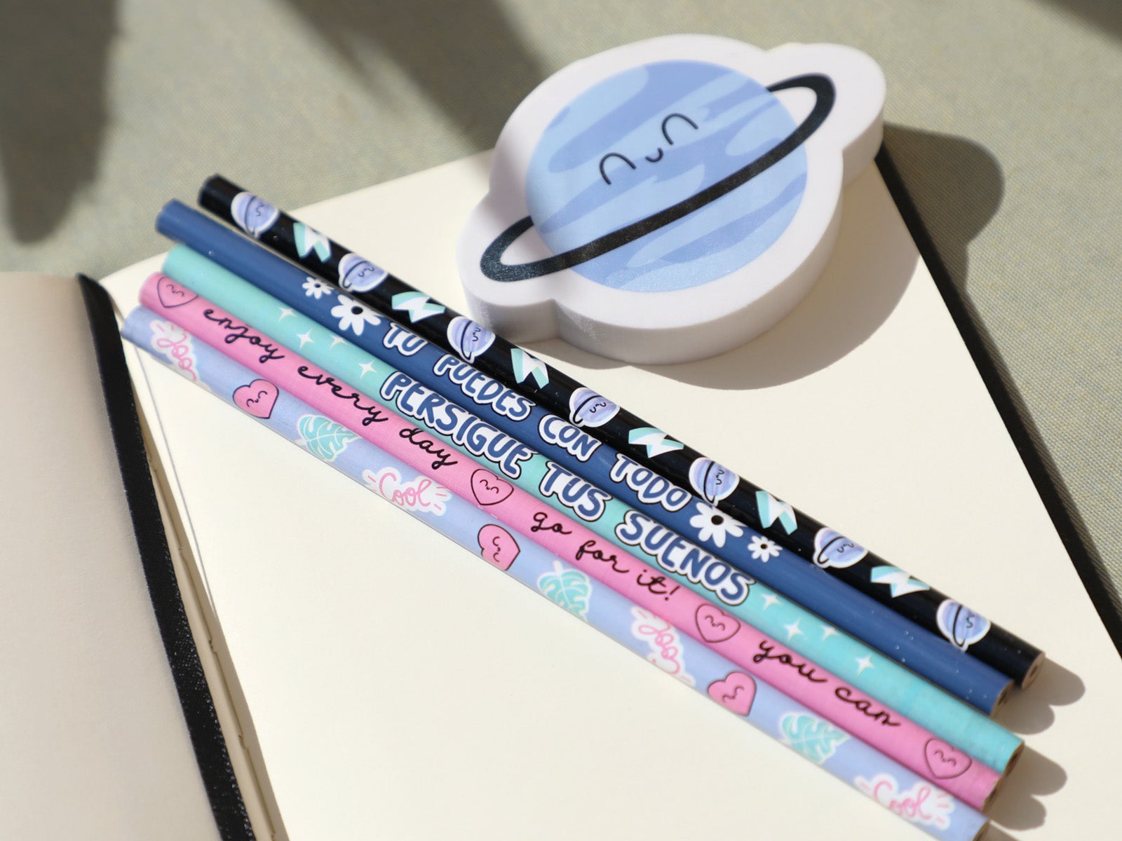 Pack lápices y goma planeta