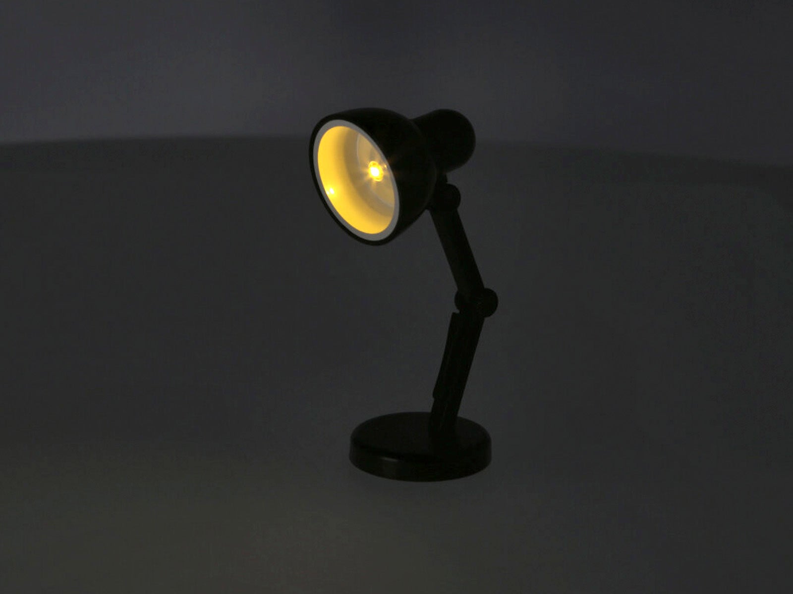 Mini lámpara negra