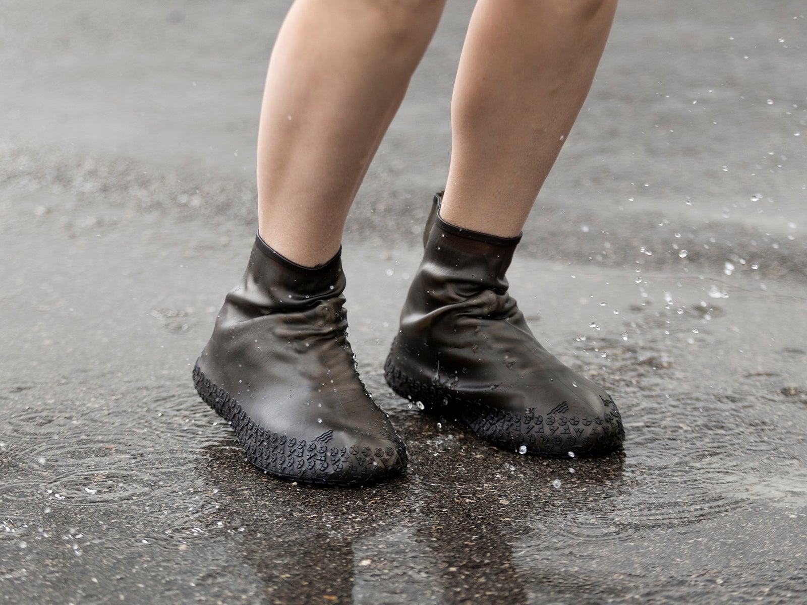 Black silicone shoe cover