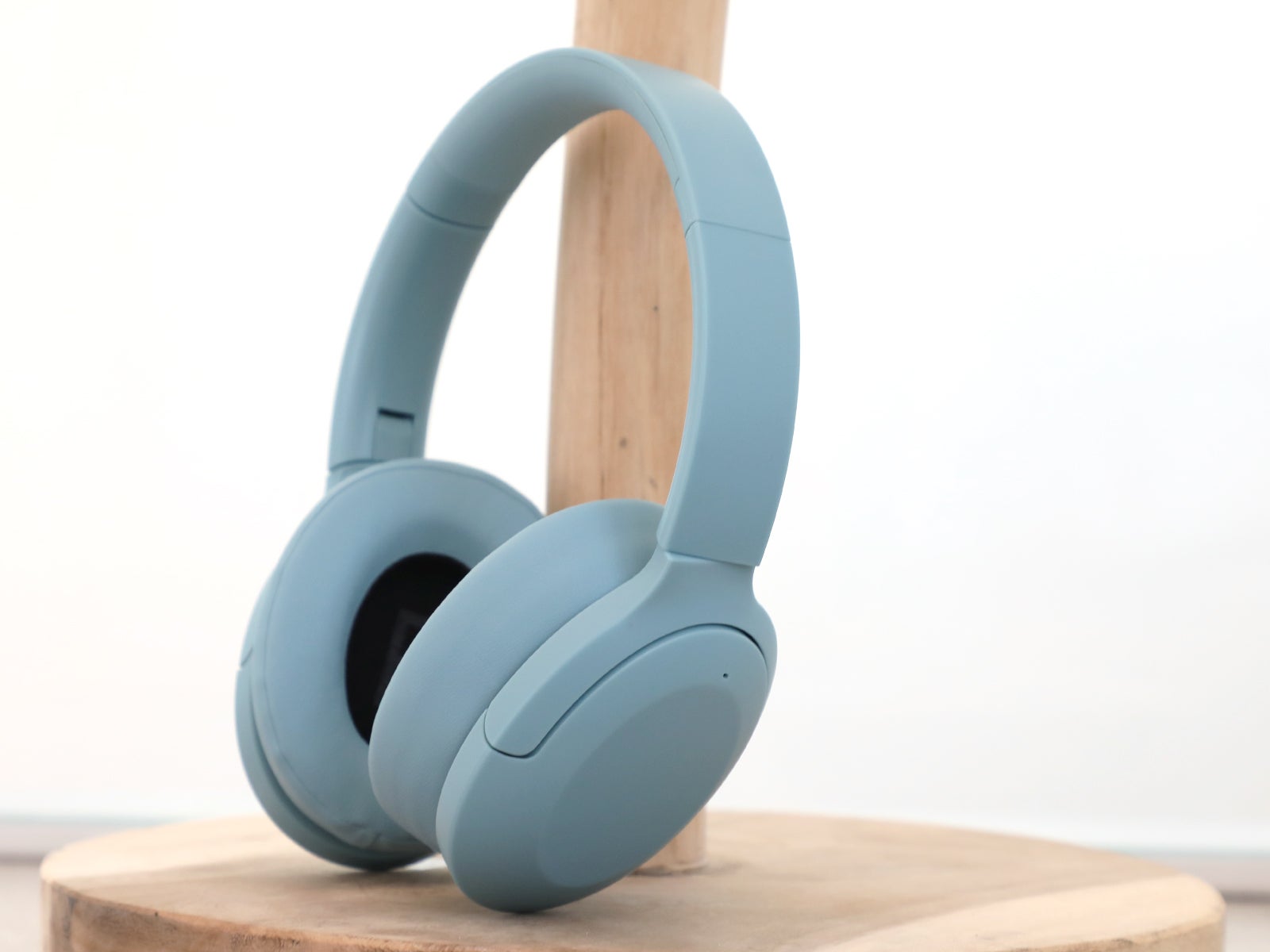 Auriculares de diadema azules con cancelación de ruido