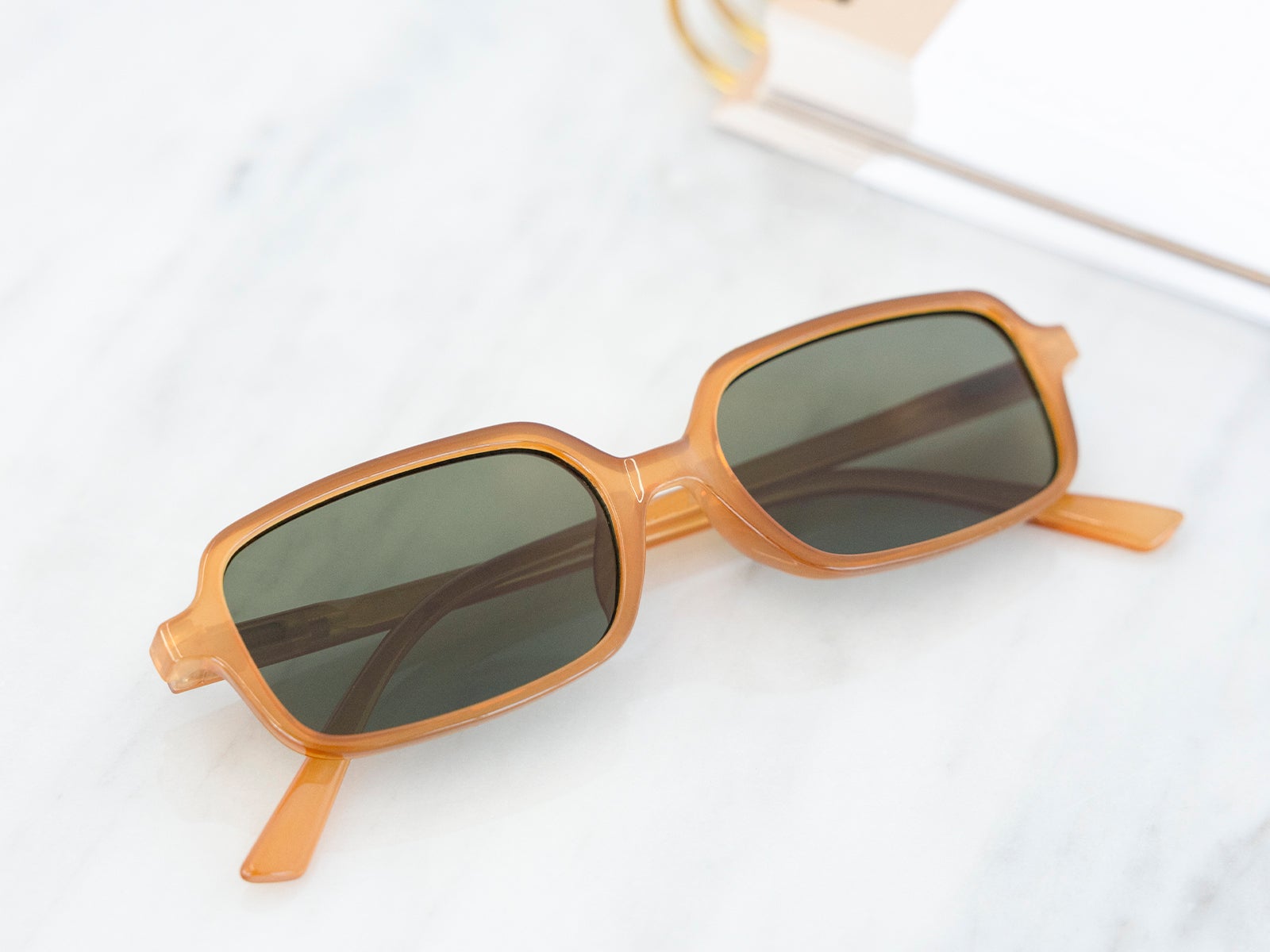 Gafas de sol rectangular ámbar