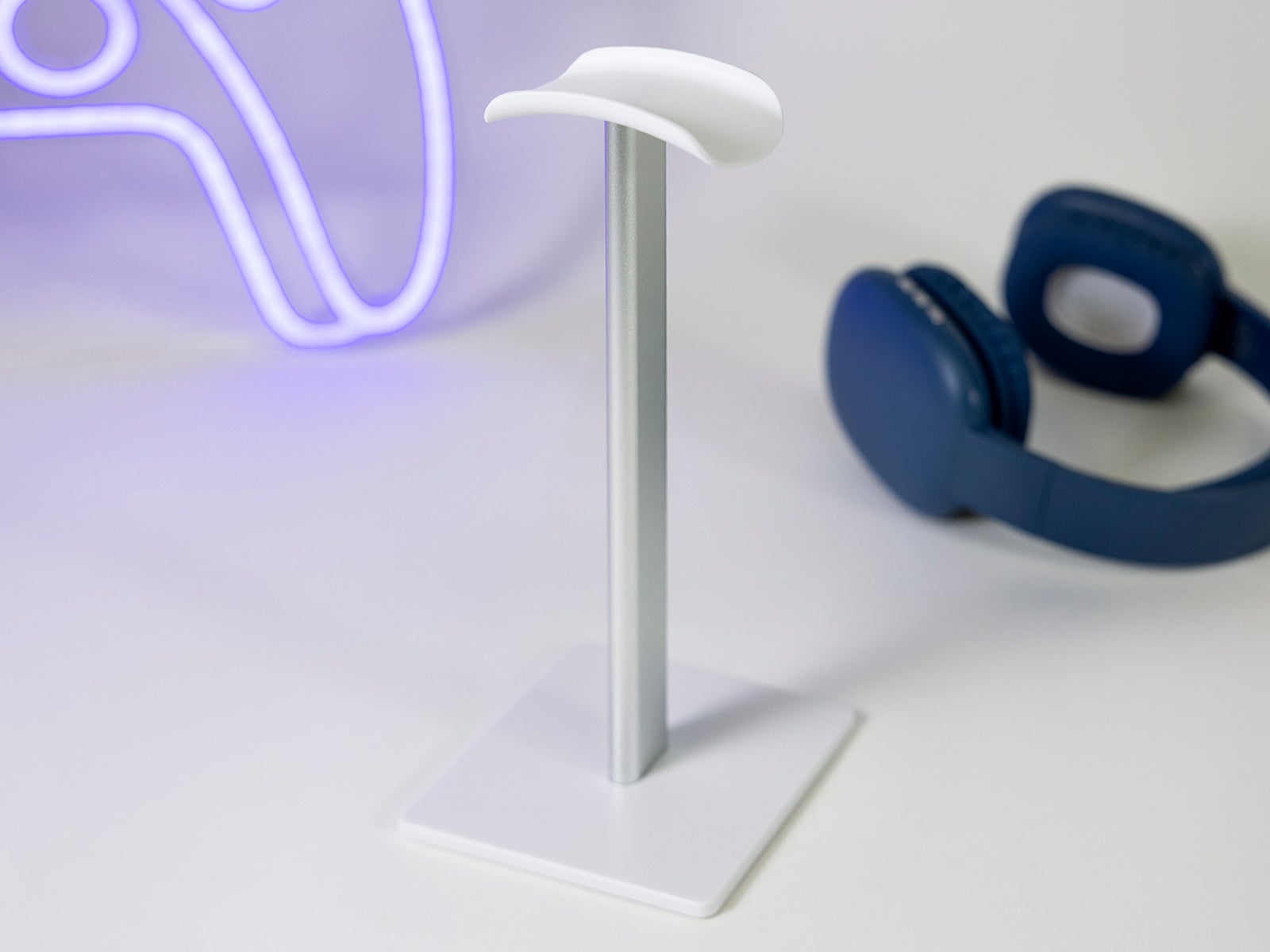 Headband headphone stand