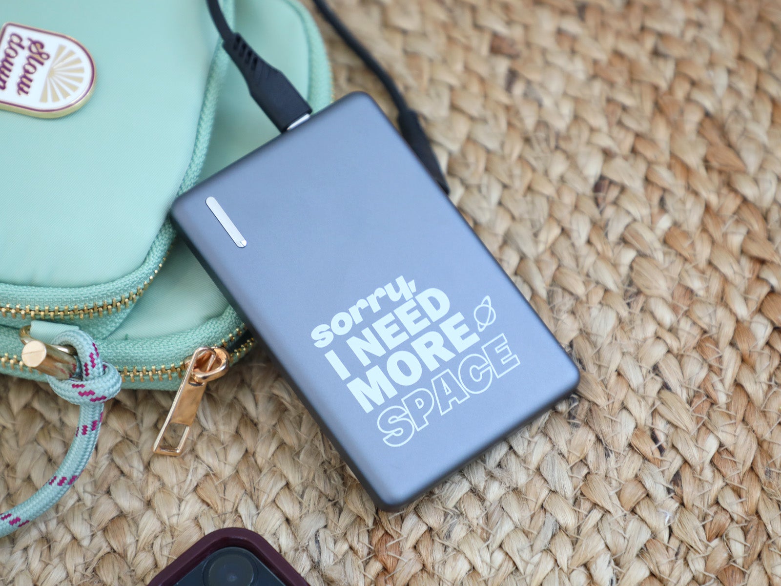 Batería portátil 5000 mAh – Aluminio e inalámbrica