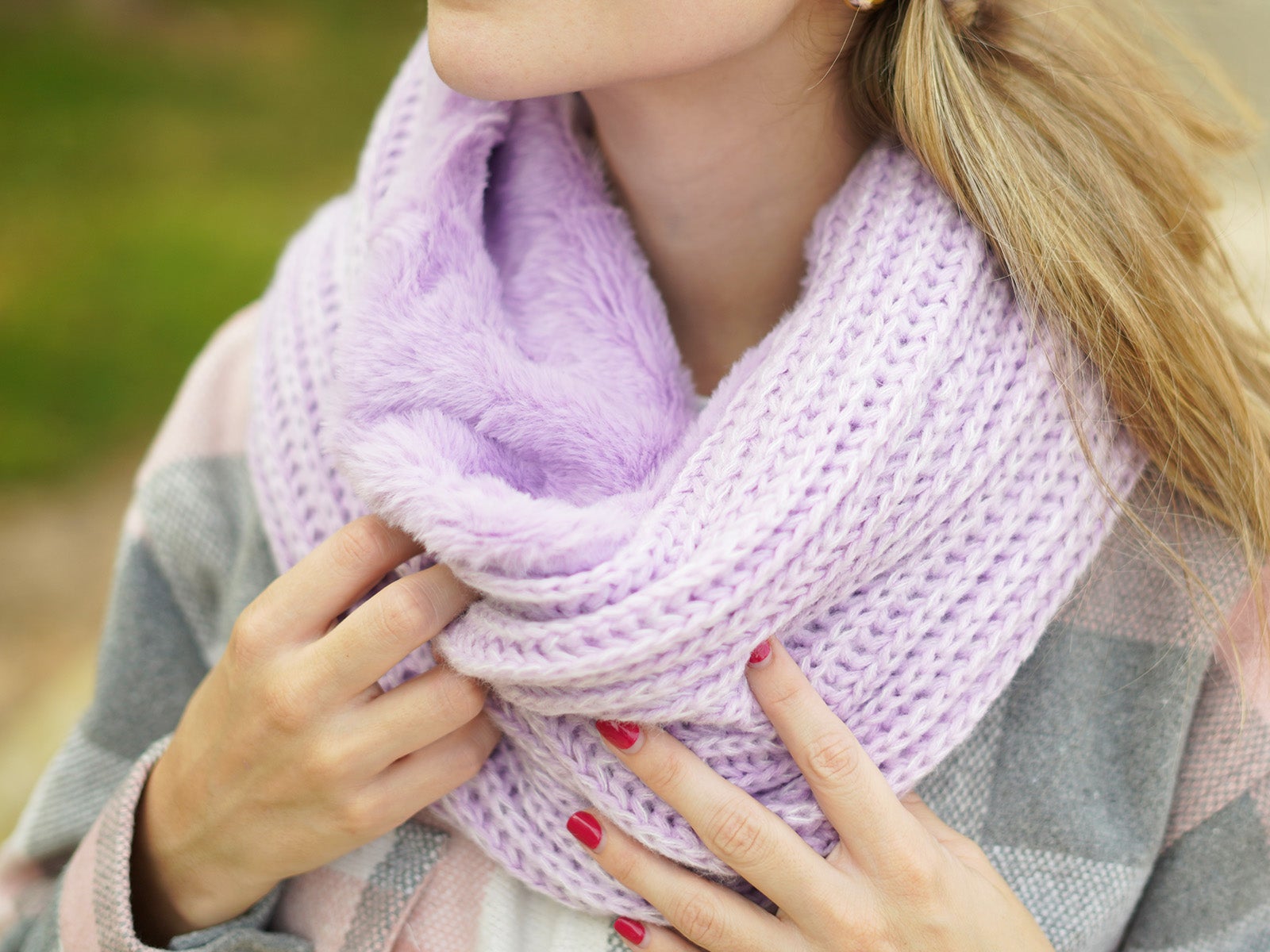 Braga de punto y pelo lila