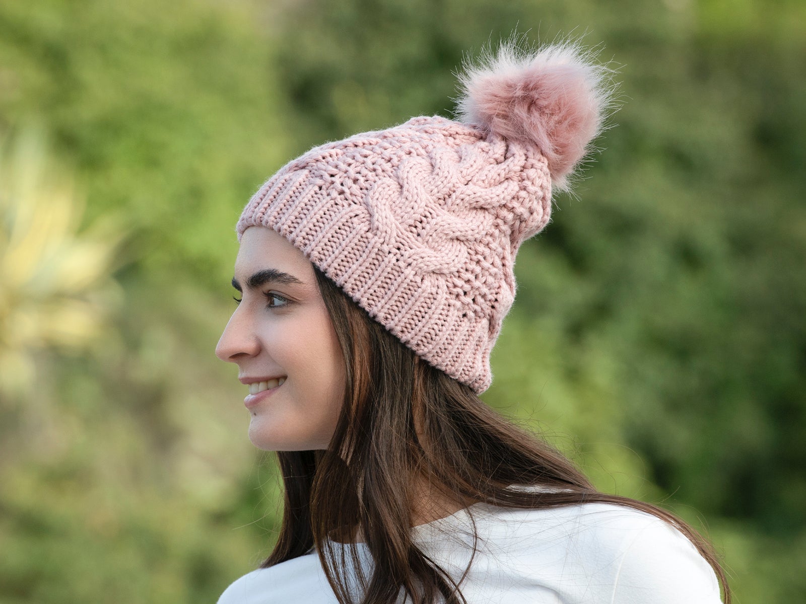 Gorro com pompom - Rosa