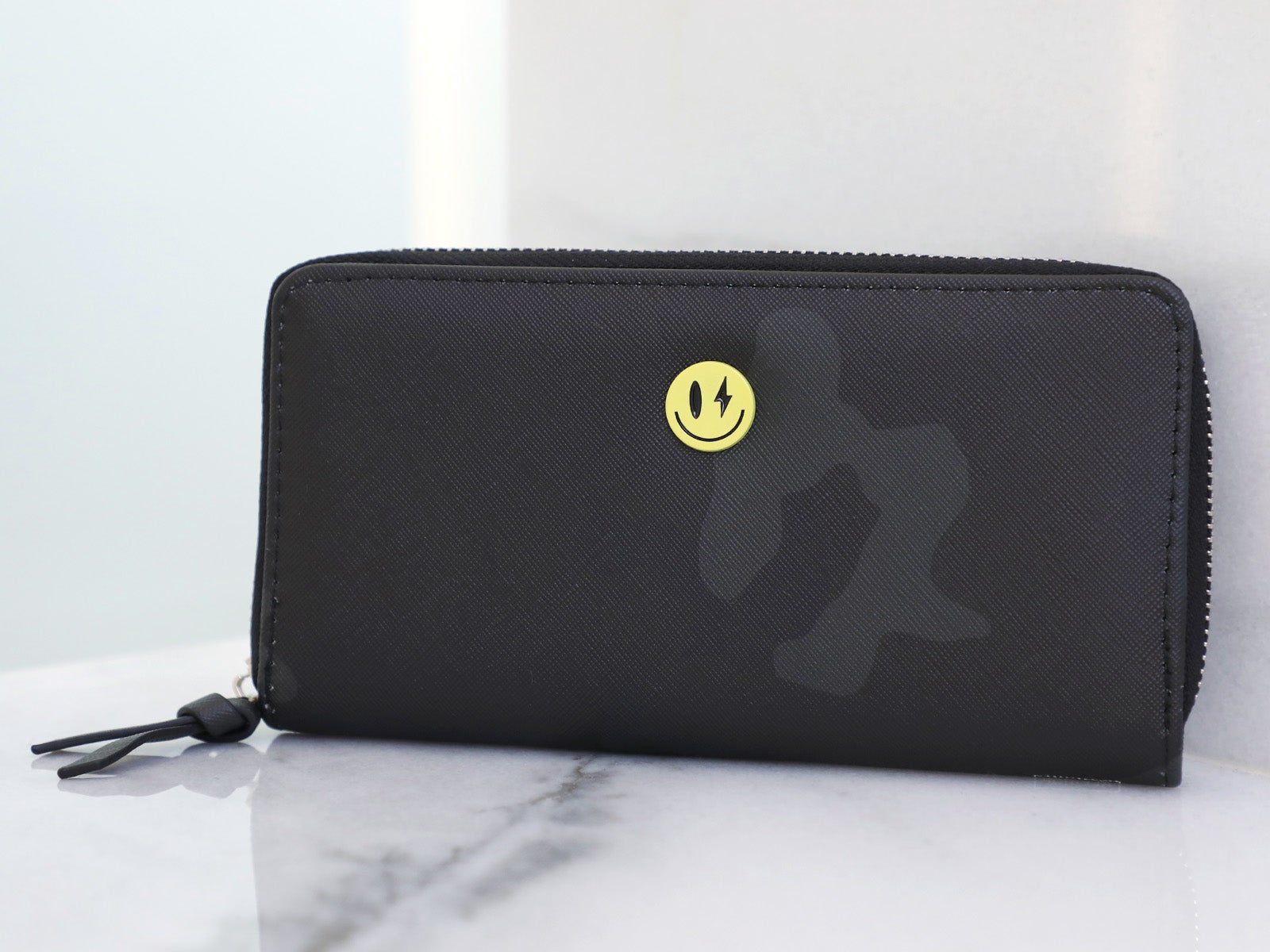 Cartera grande negro camuflaje - Smiley