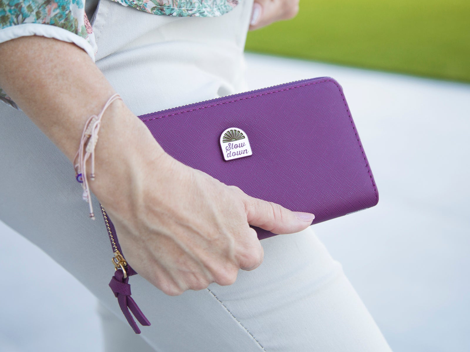 Cartera grande morada - Slow down