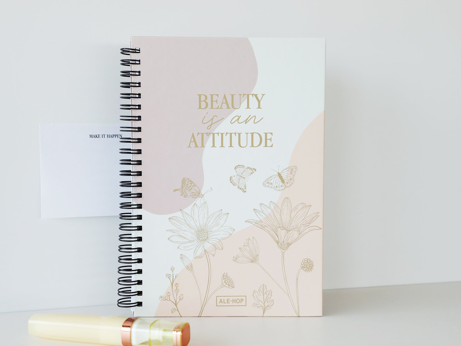 Libreta con anillas A5 – Beauty is an attitude