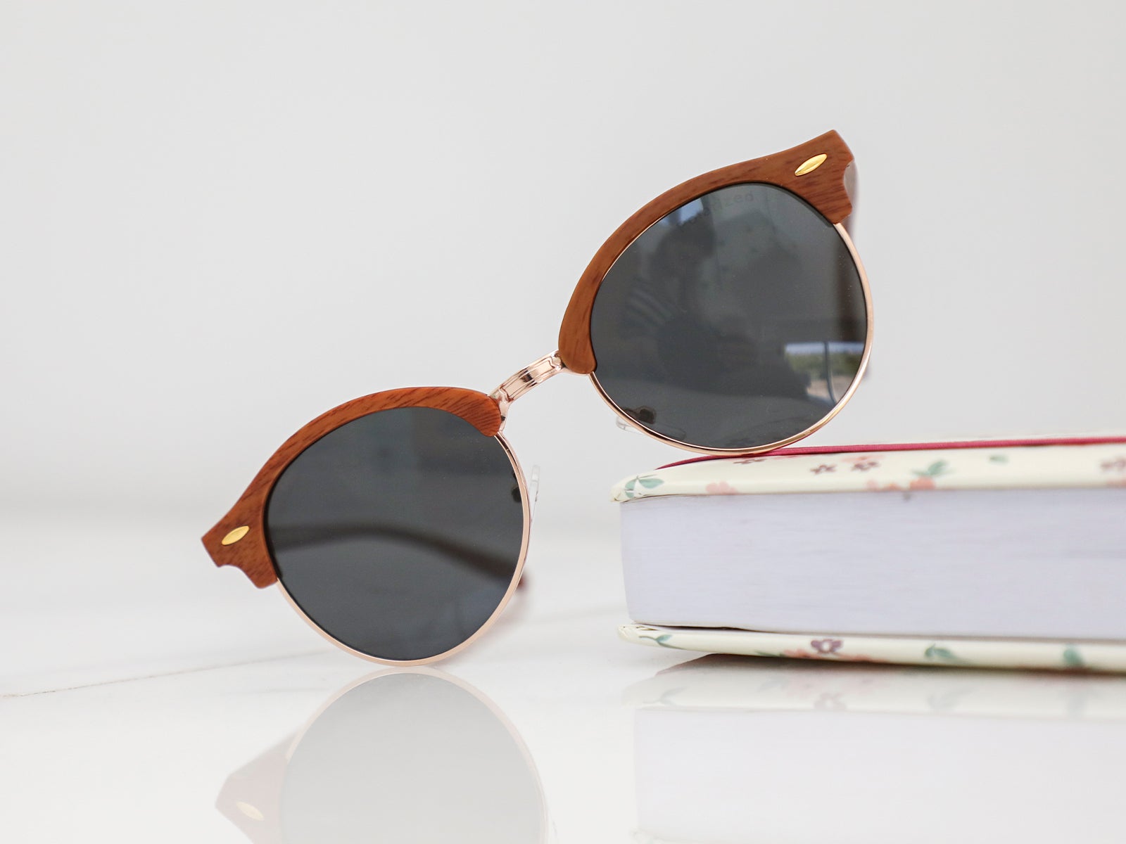 Polarized sunglasses brown