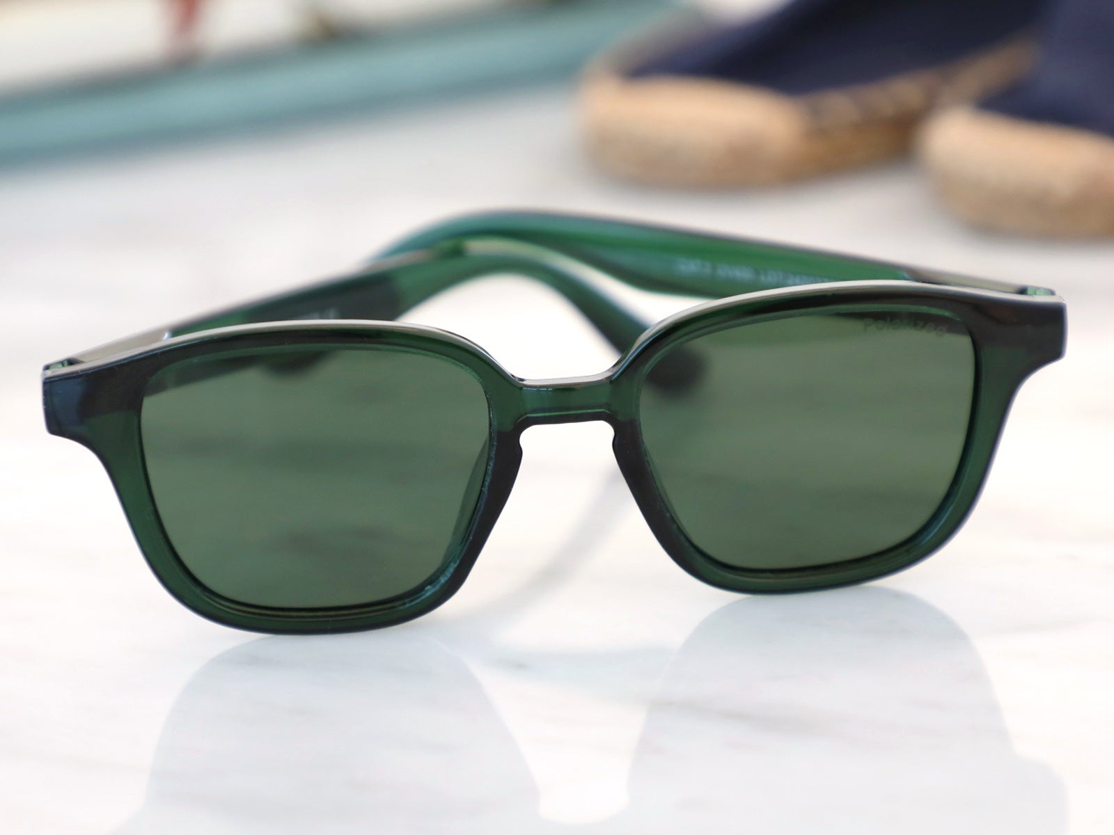 Green classic polarized sunglasses