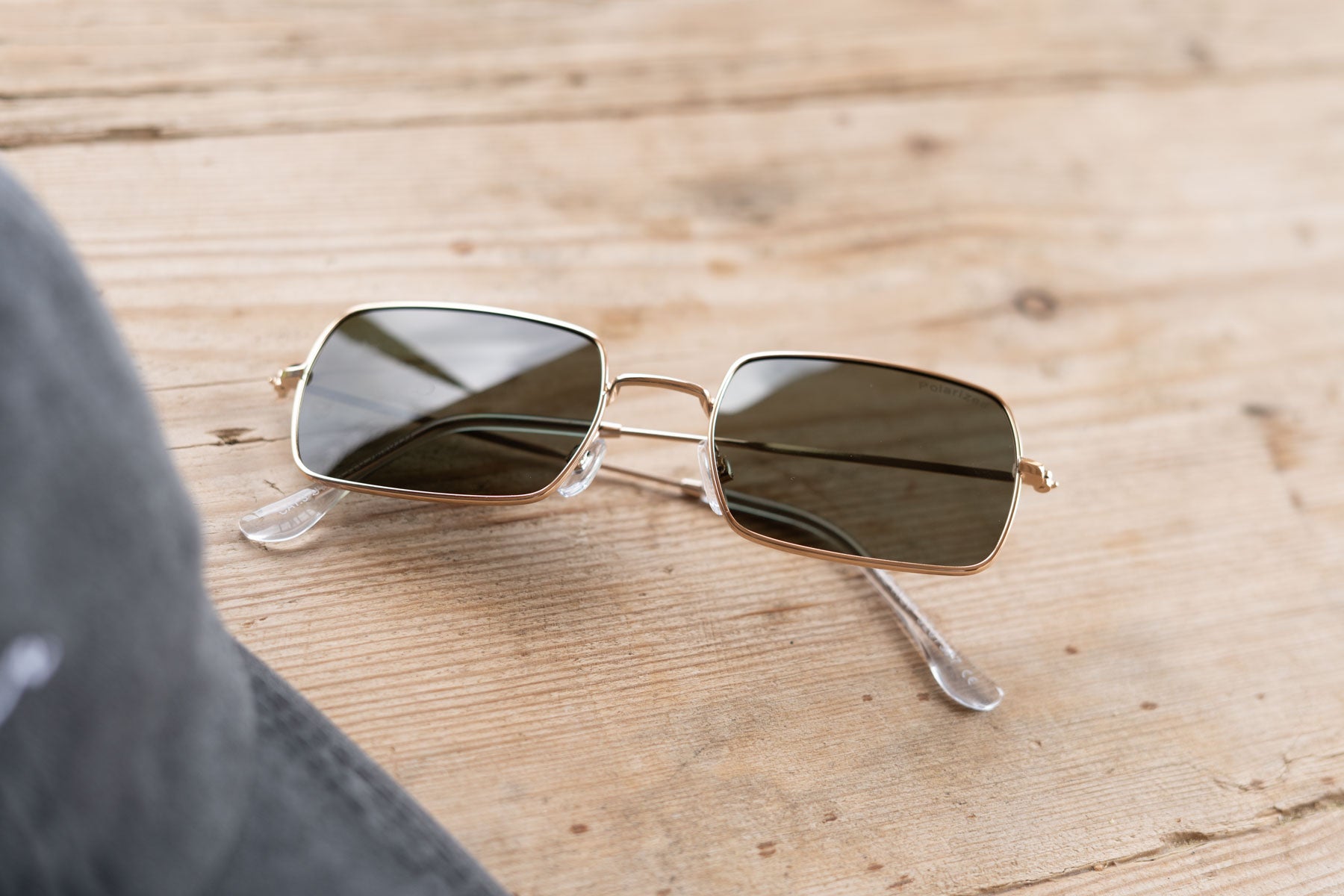 Rectangular metal polarized sunglasses