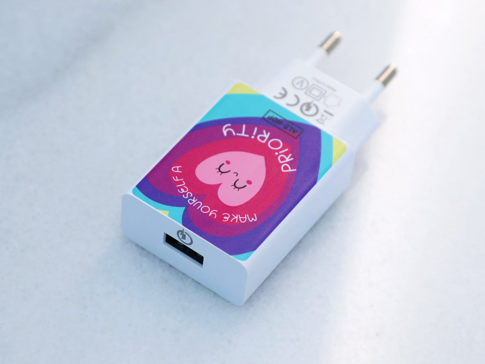 Usb charger 1 port priority