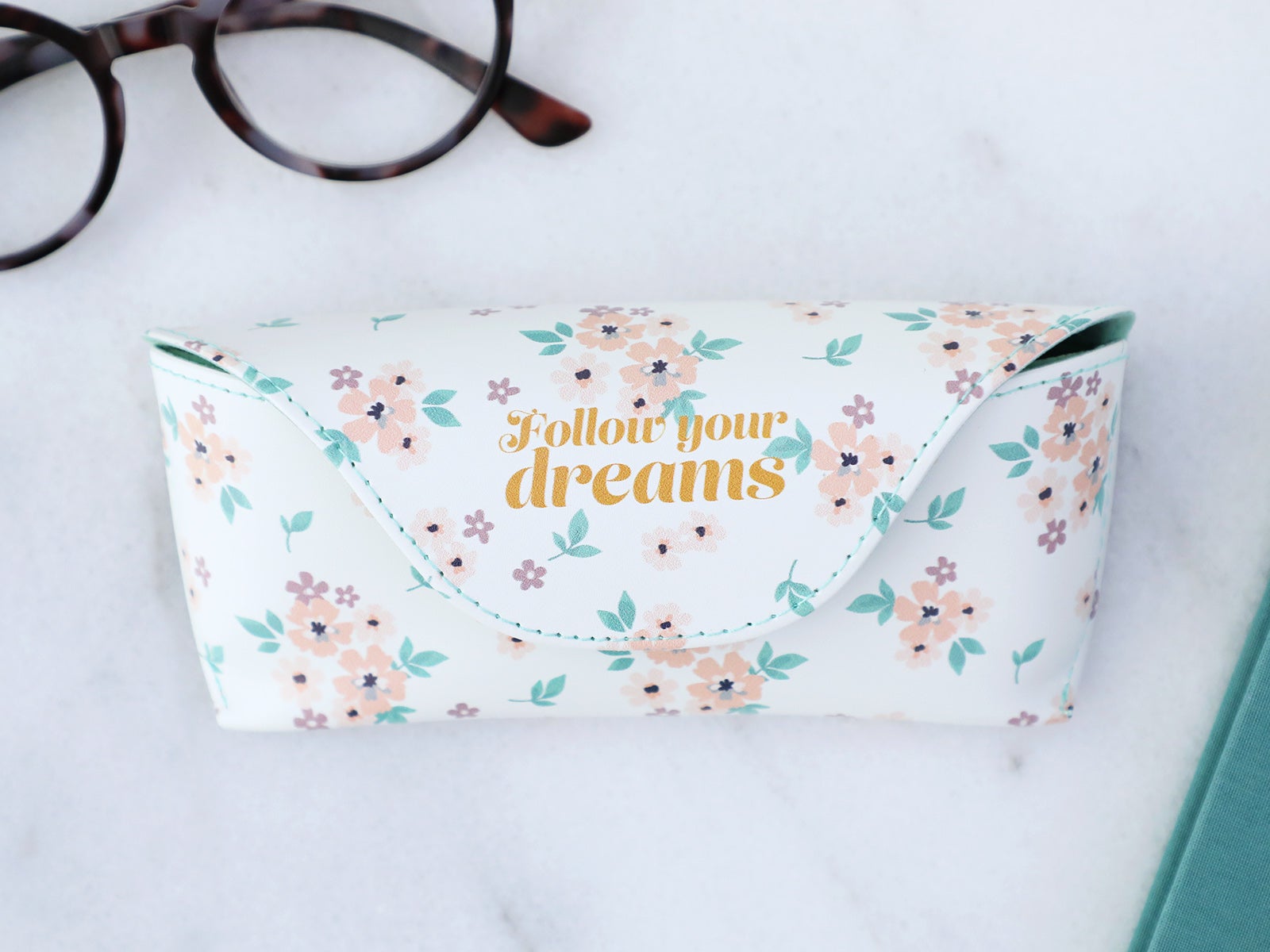 Sunglasses case follow your dreams