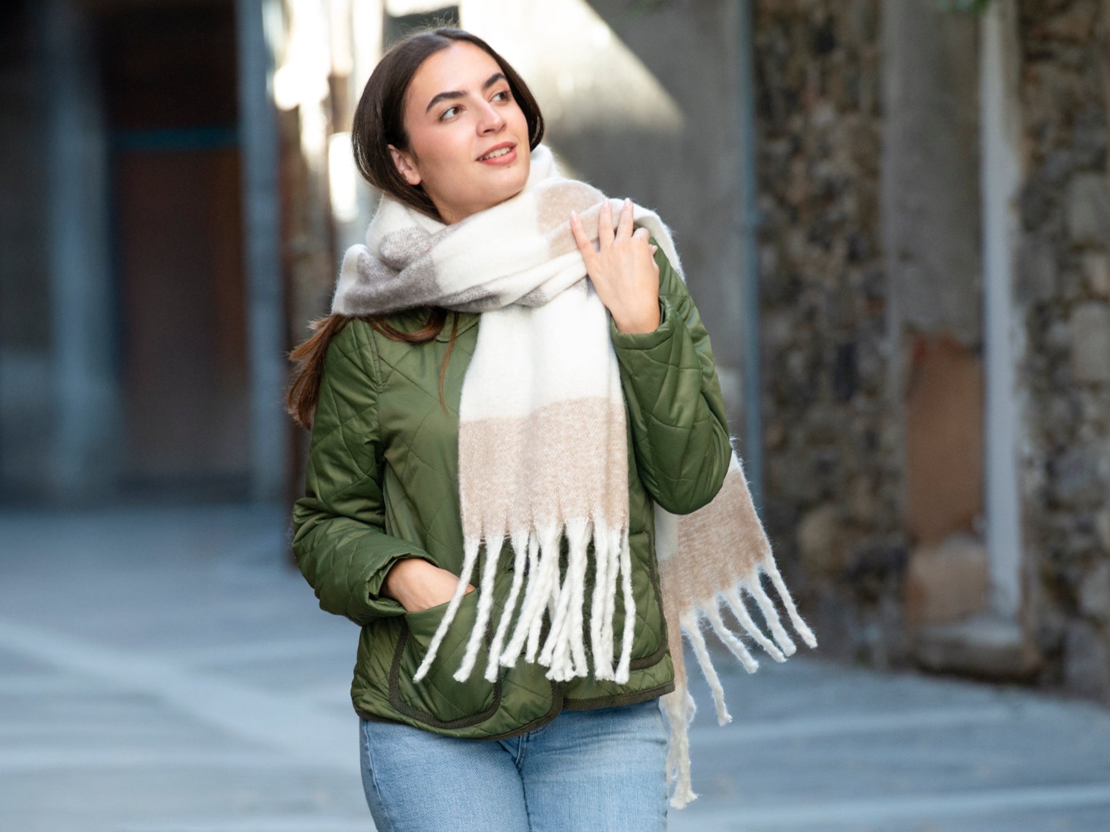 Bufanda de rayas con flecos tonos beige