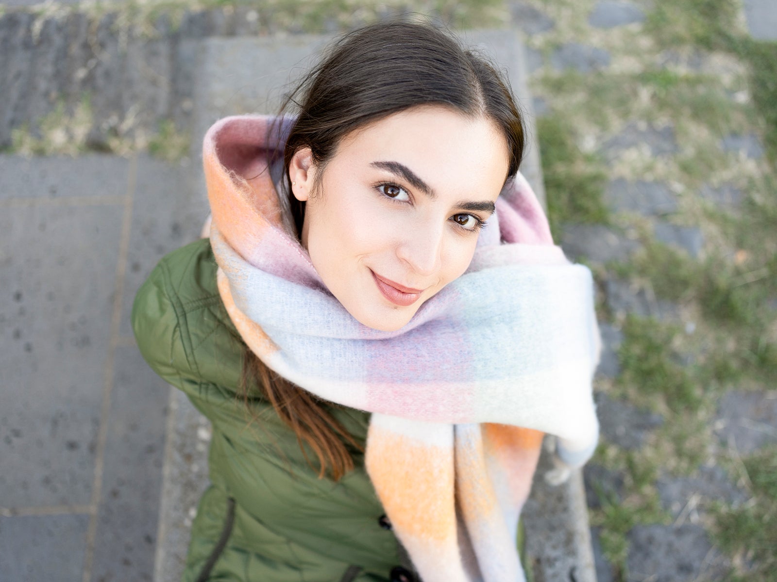 Cachecol tricolor em tons terra com franjas