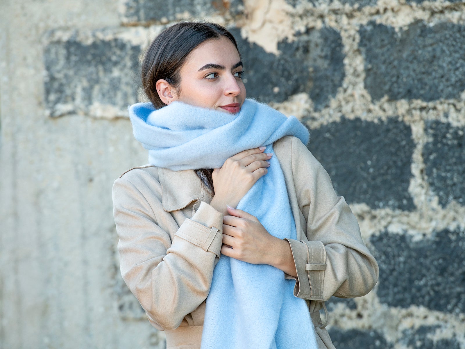 Cachecol azul com franjas