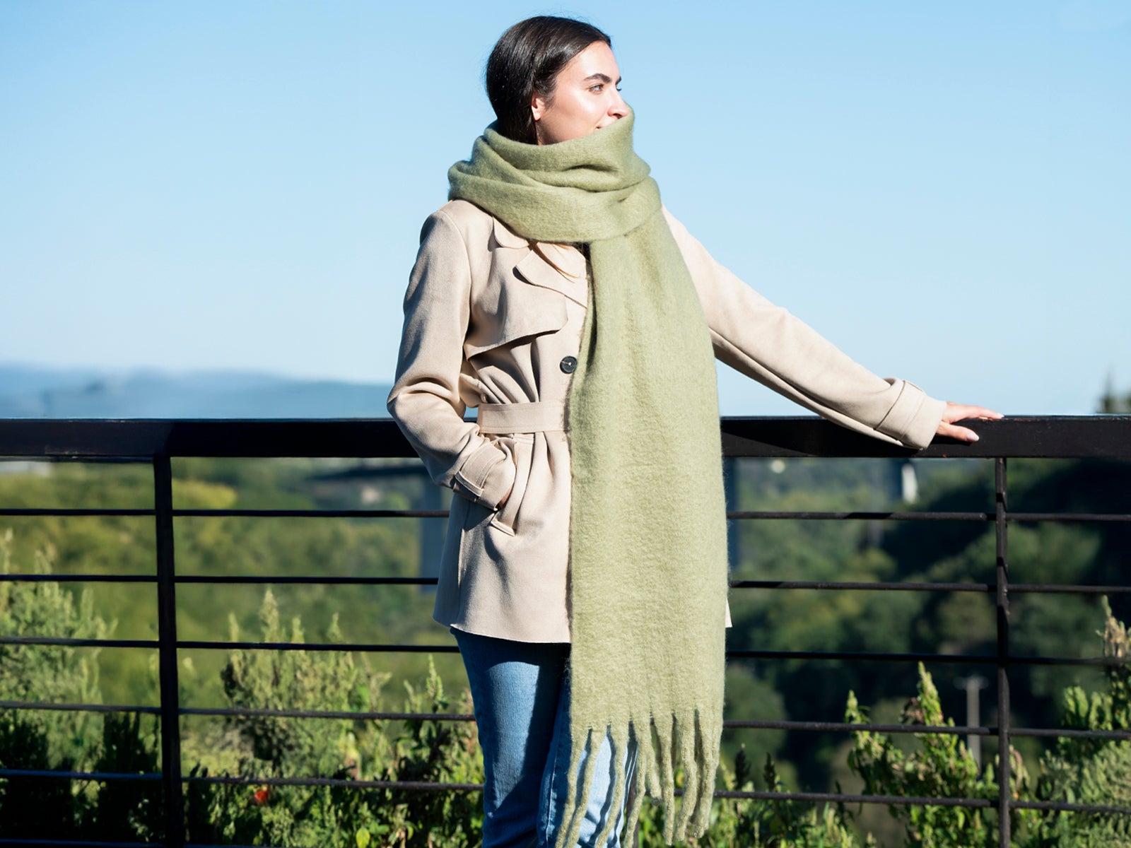 Cachecol verde com franjas