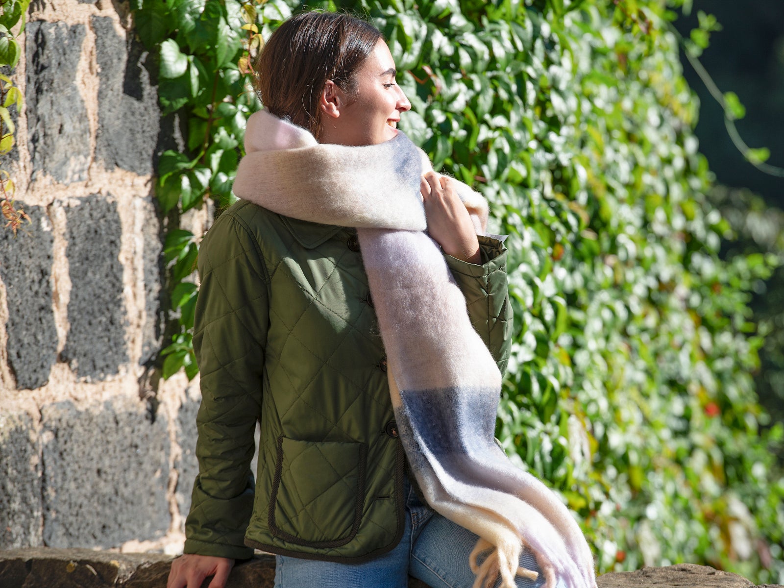 Cachecol tricolor bege com franjas