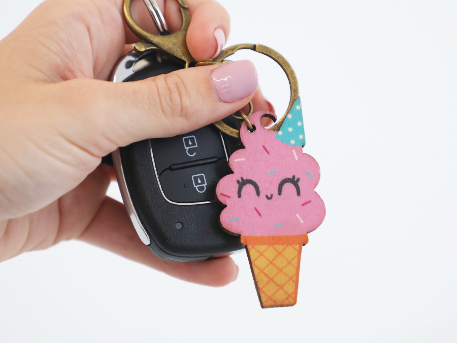 Llavero de madera helado