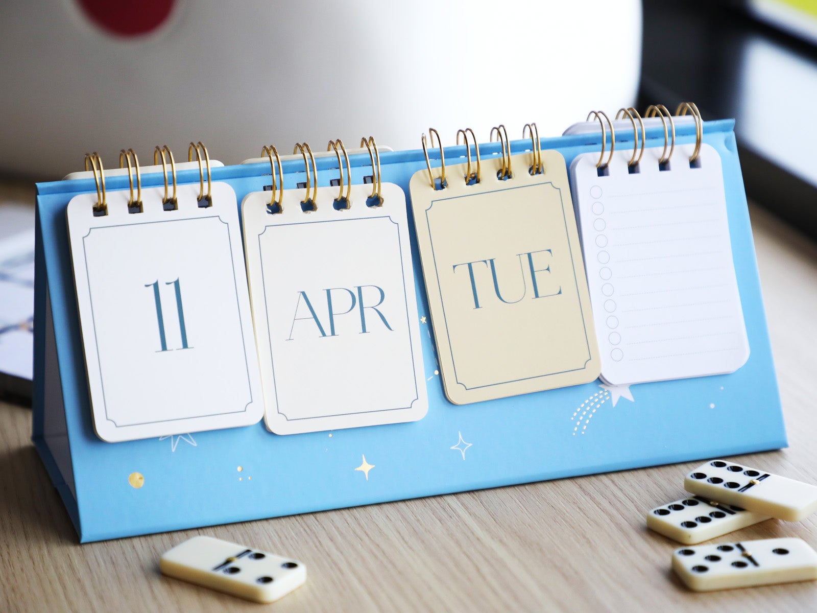 Calendario de sobremesa “Estrellas” – Diseño azul con constelaciones