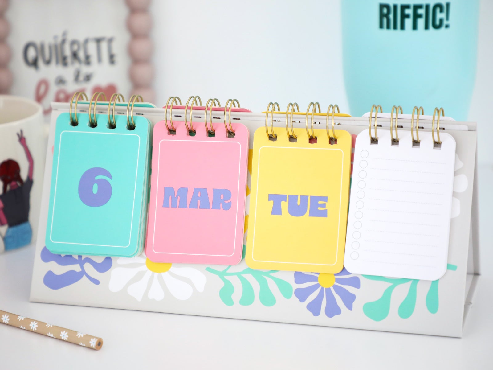 Calendario de sobremesa “Groovy” – Diseño colorido y retro