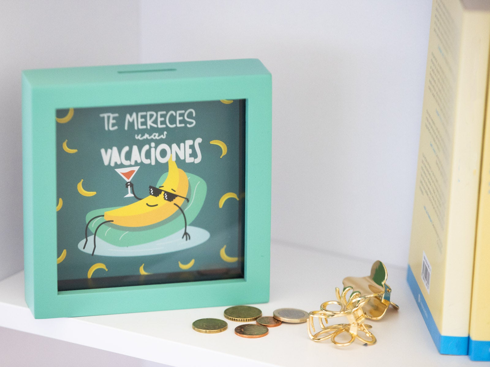 Hucha de madera verde - Te mereces unas vacaciones