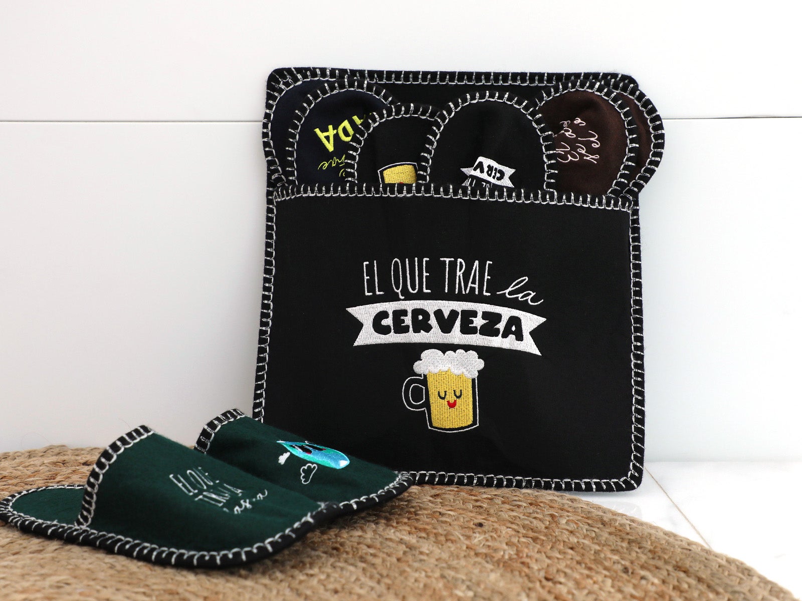 Guest slippers 4 pairs who brings the beer