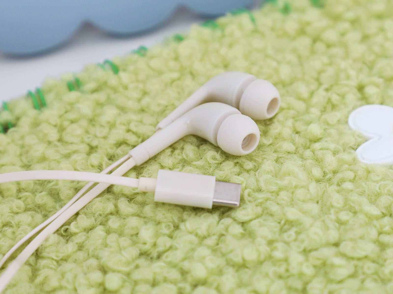 Grey type c earphones with microphone