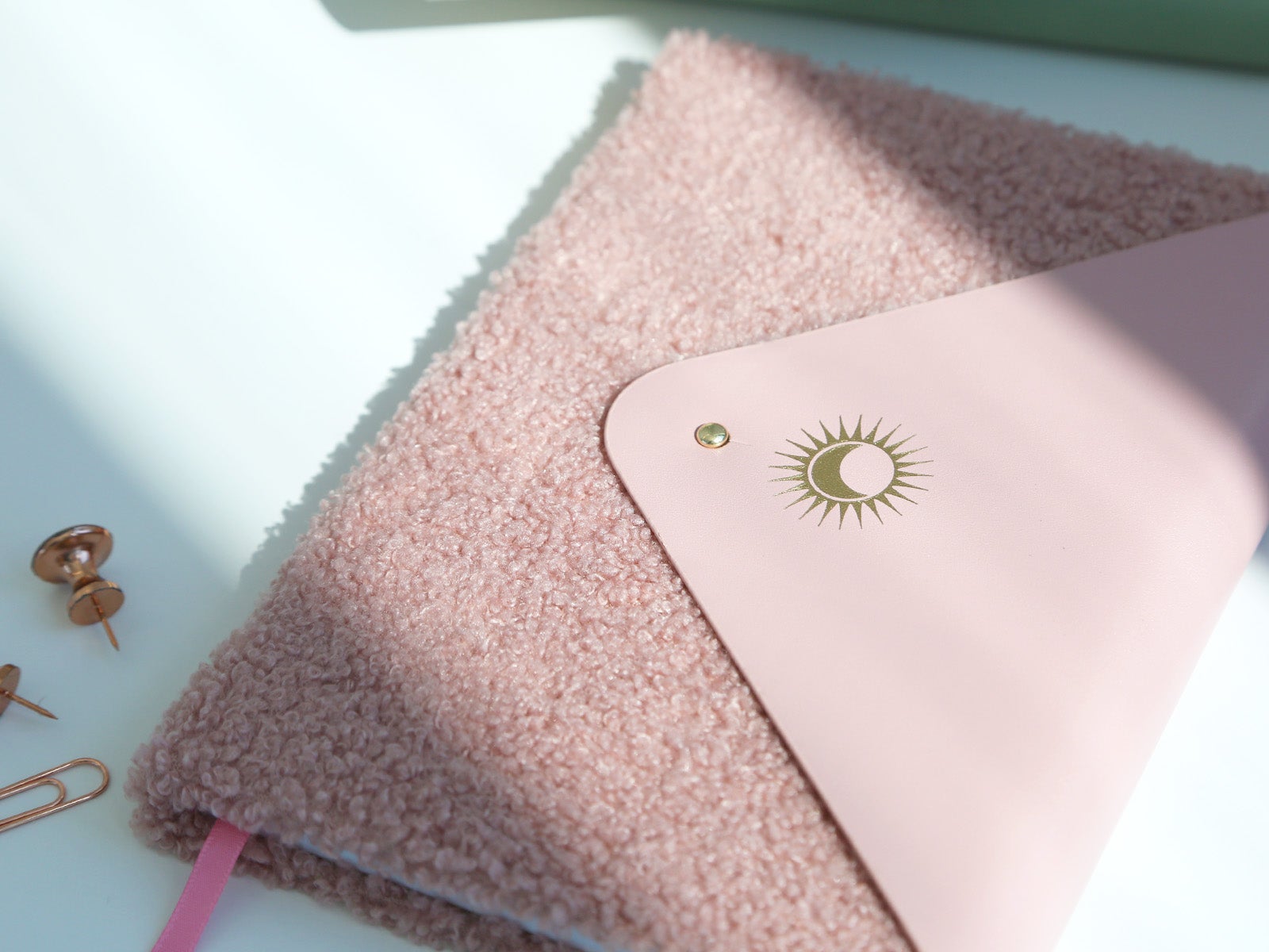 Libreta con cierre rosa empolvado