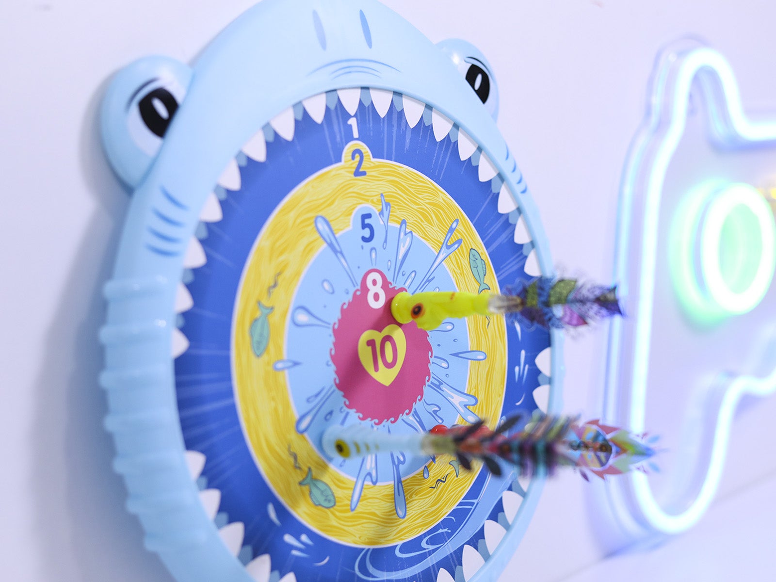 Juguete diana magnética tiburón