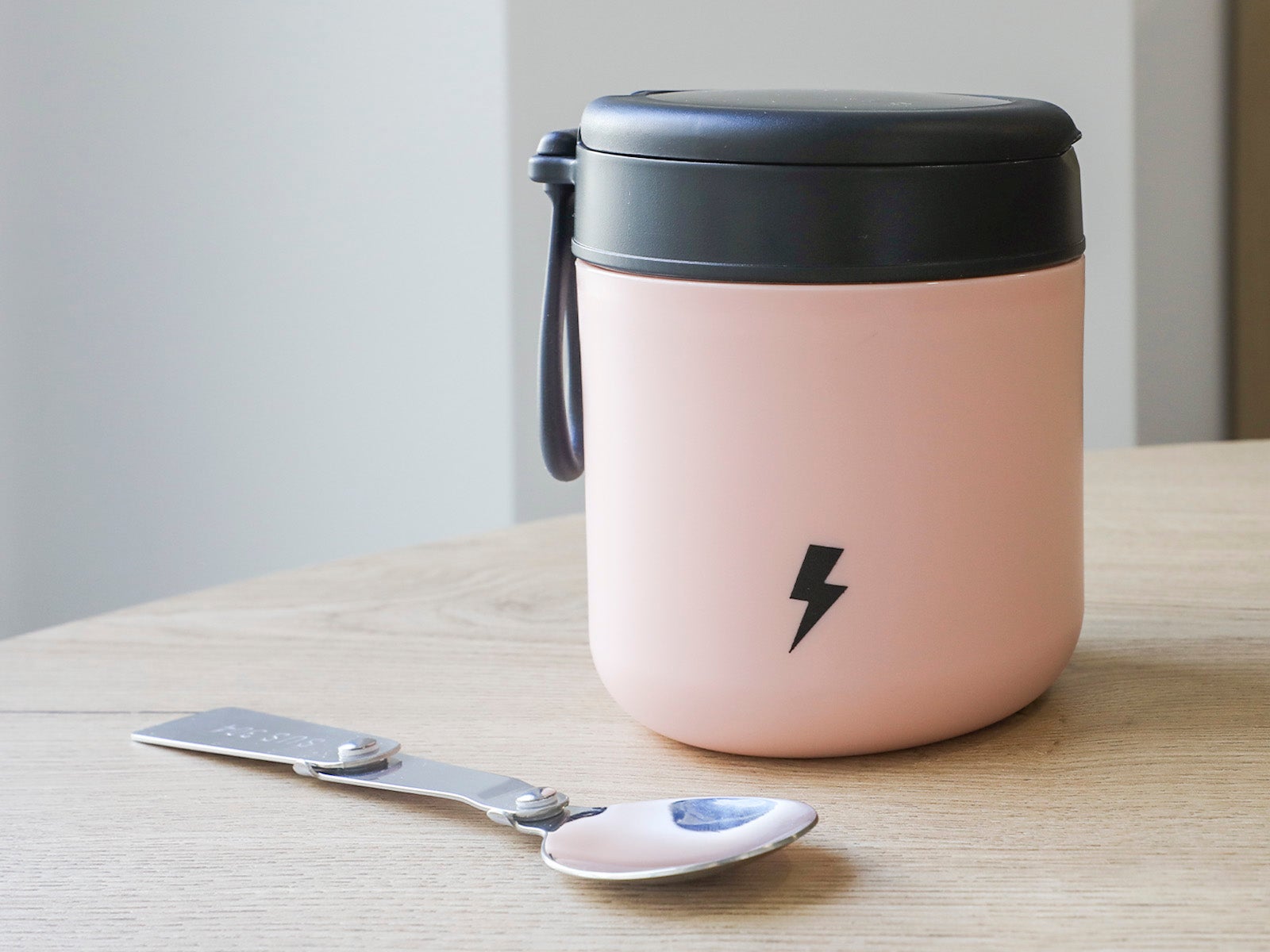 Táper con cuchara acero inox 430ml rosa