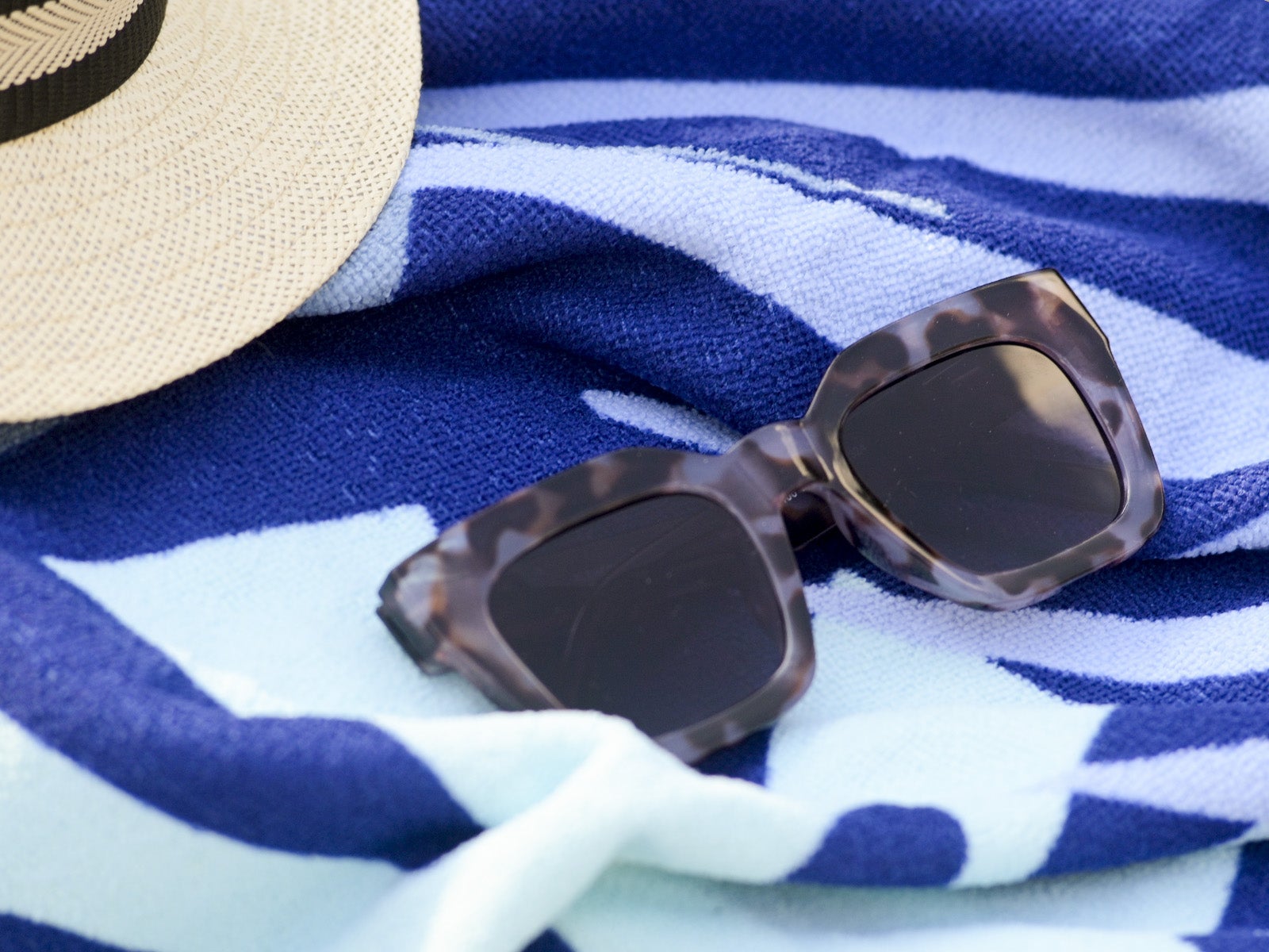 Gafas de sol cuadrada carey claro Ale Hop
