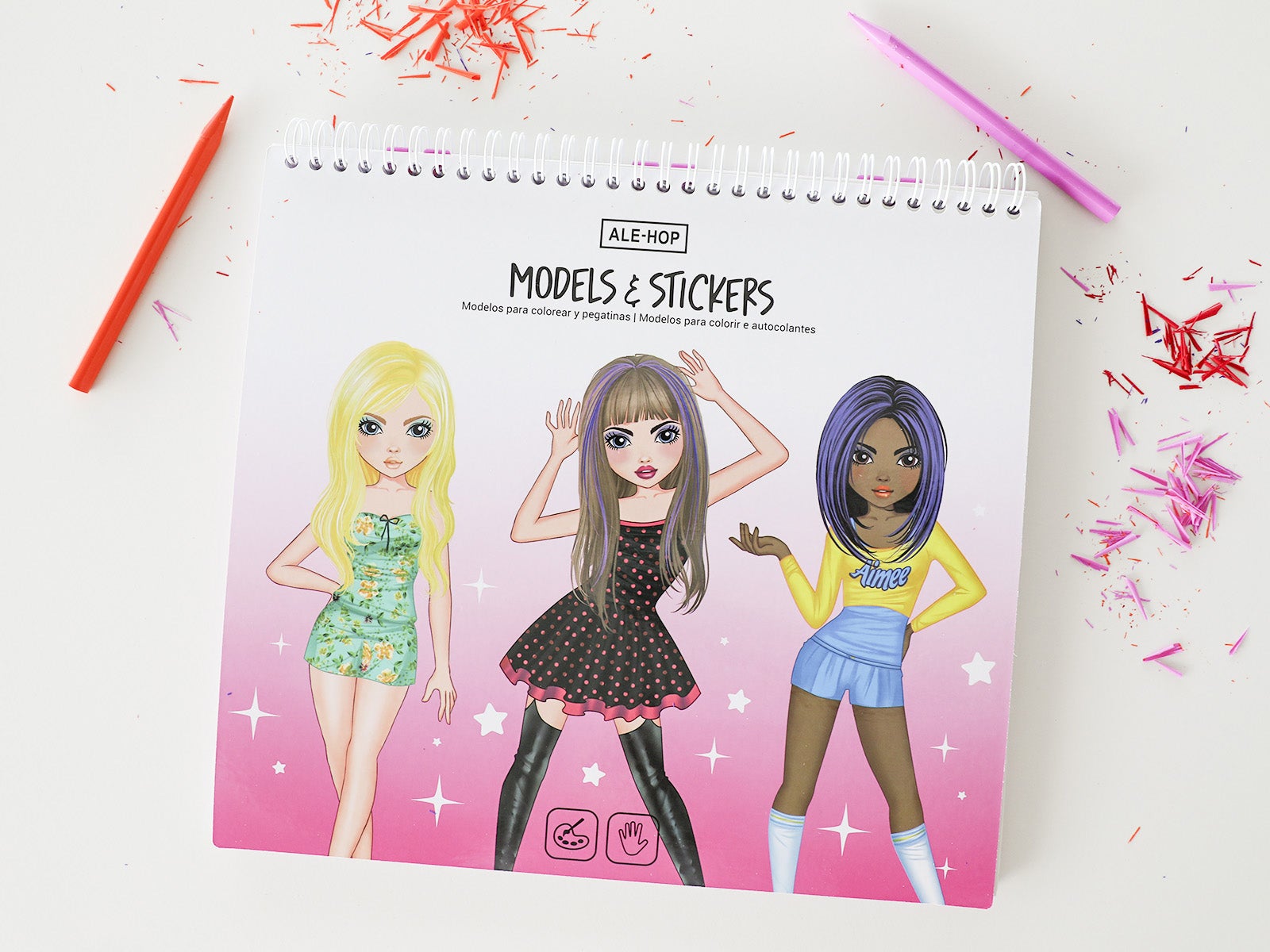 Libro de pintar con pegatinas modelos