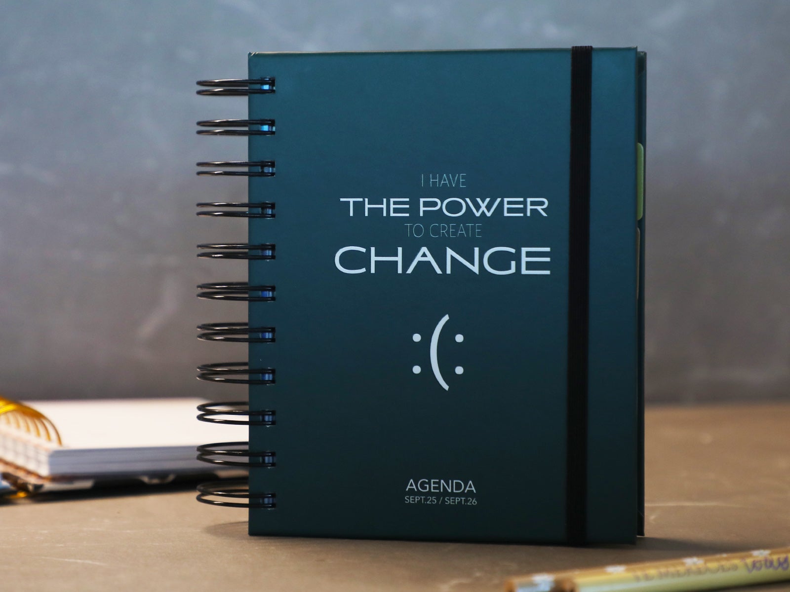 Agenda escolar A6 Semana vista 25/26 – I have the power to create change