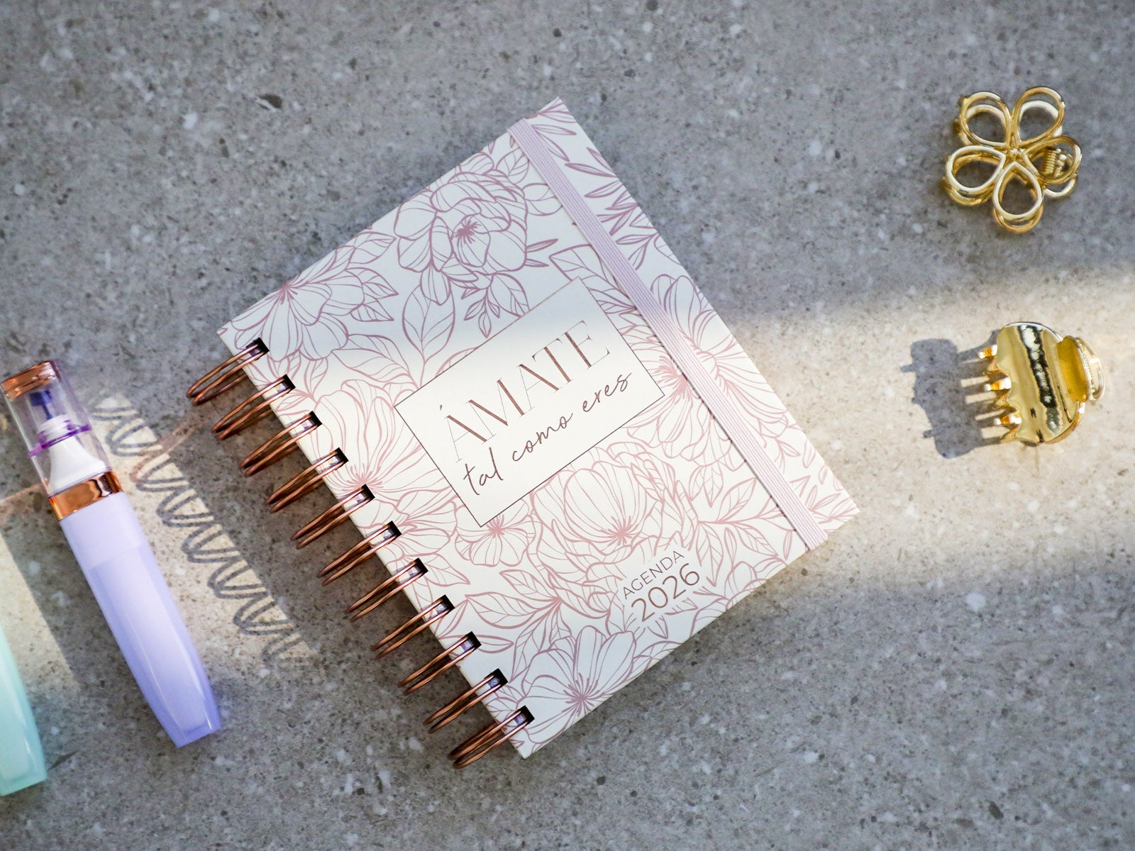 Agenda anual 2026 semana vista A6 - ÁMATE tal como eres